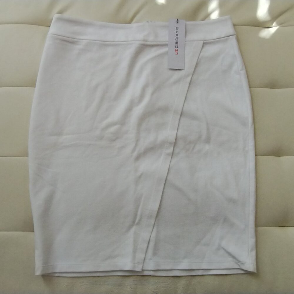 NEW ($44) Women's LIZ CLAIBORNE White Skirt Size 6
